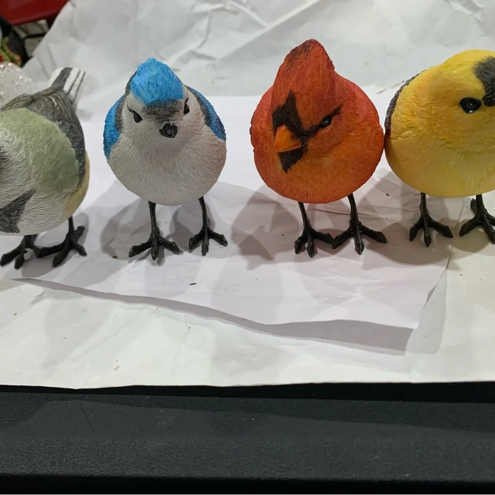 Colorful Polyresin Indoor/Outdoor Bird Figurines